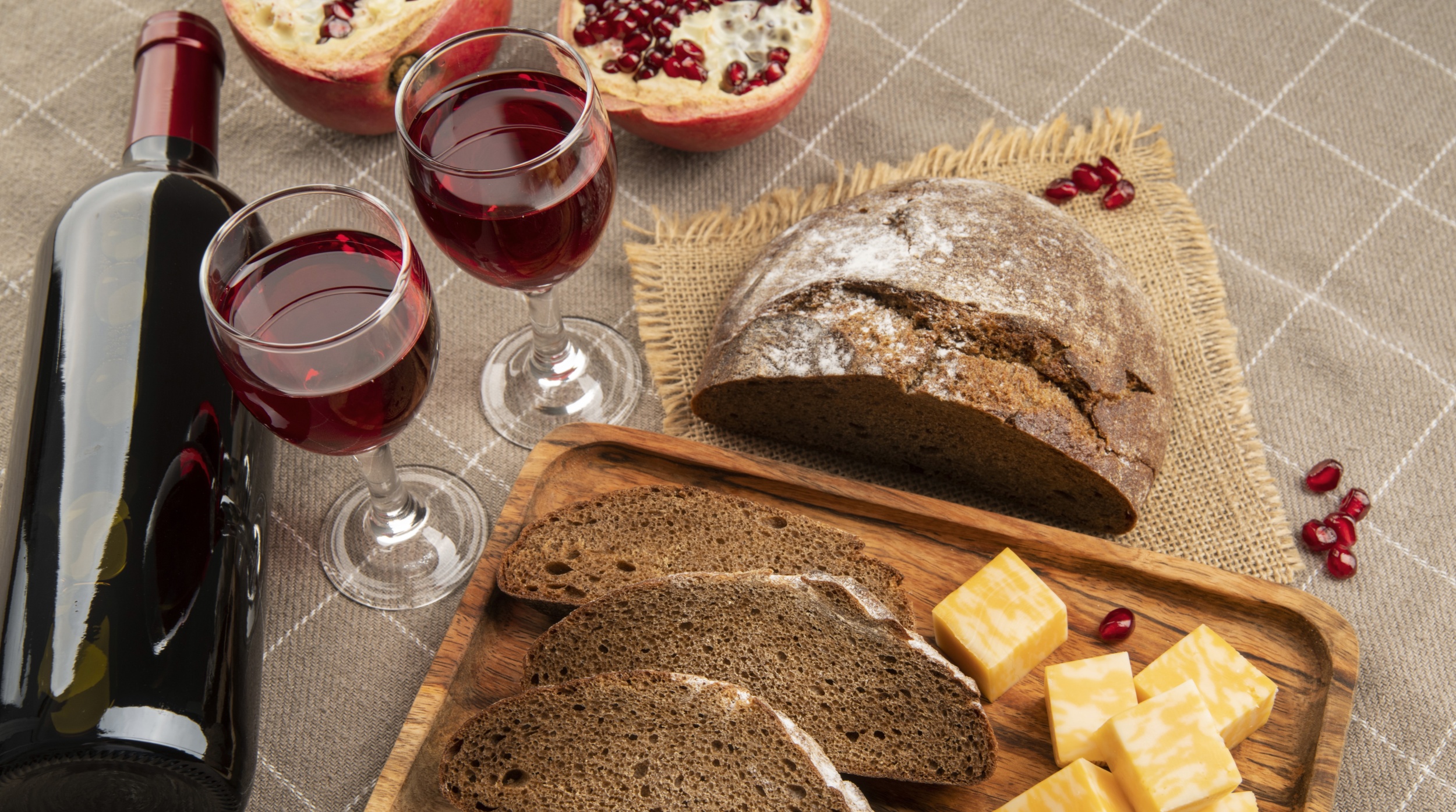 Pan, Vino y Queso: El Trío Perfecto para Disfrutar